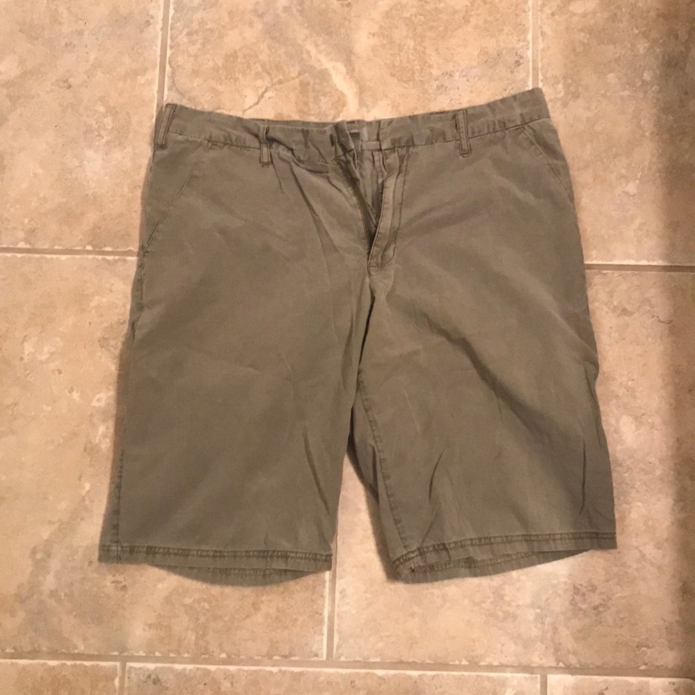 Utility garment dyed shorts